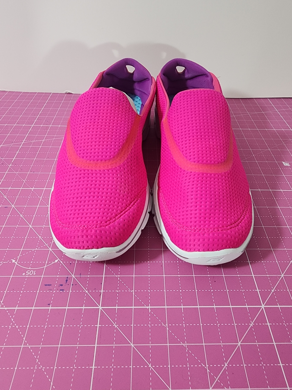Skechers Go Walk 3 Women's Pink Slip On Loafer Shoes Size 10